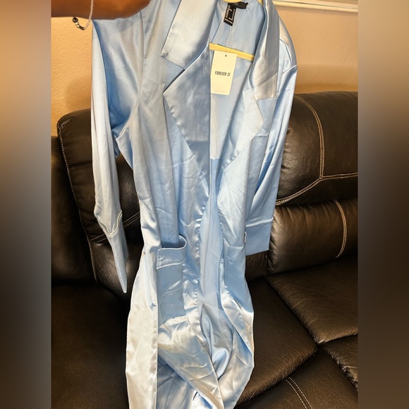 Light Blue Satin Robe - Picture 6 of 9